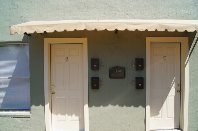 Foto del edificio - 2129 Ford St