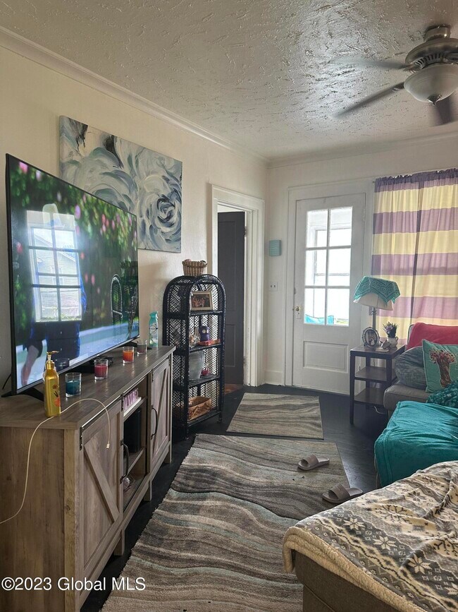 Building Photo - 27 Mathias Ave