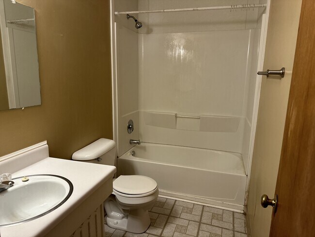 Foto del edificio - 1688 Tabortown St