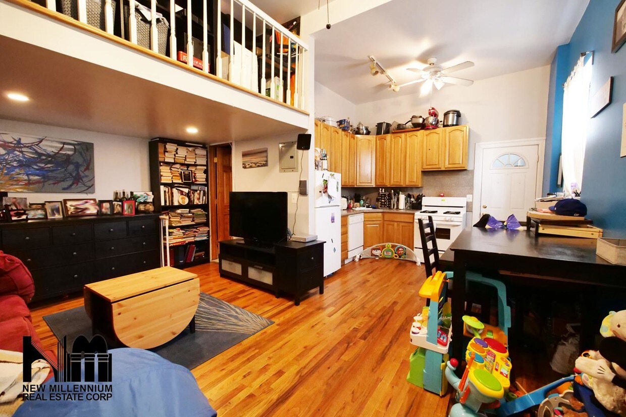 Primary Photo - 286A 16th Street