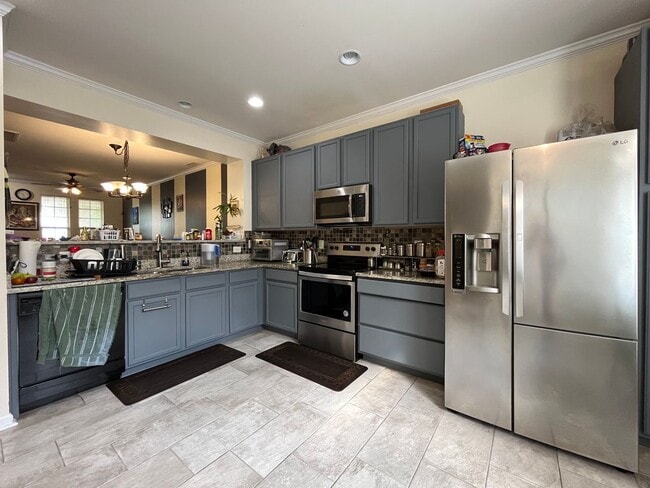 Building Photo - Charming 2BD, 2.5BA Cary Townhome with Sto...