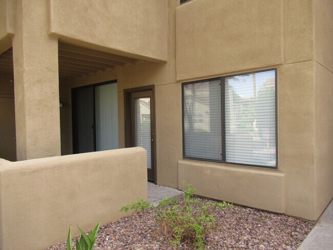 Foto del edificio - Scottsdale Condo in Gated Community!
