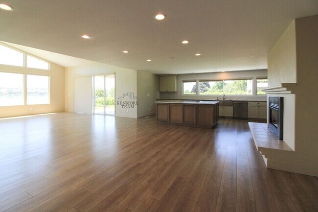 Building Photo - 4620 W Riverhaven St