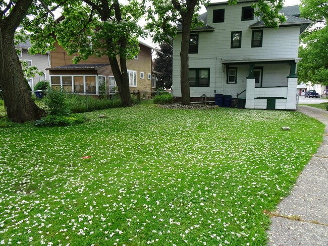 Foto del edificio - 179 Niagara Falls Blvd