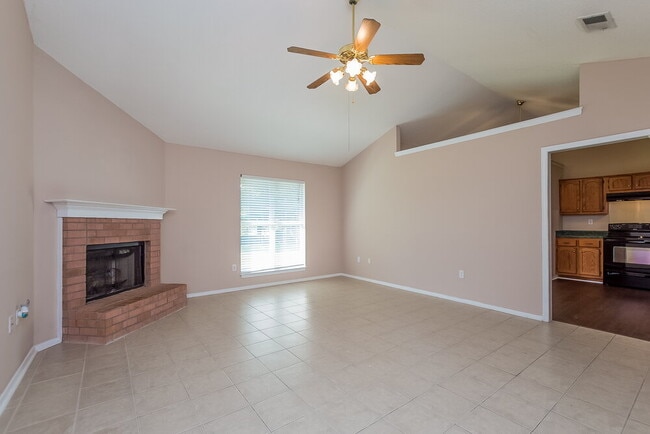 Building Photo - 10173 Oak Run Dr S