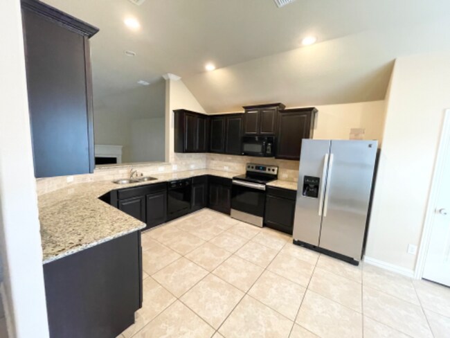 Building Photo - 5805 Valley Haven Way