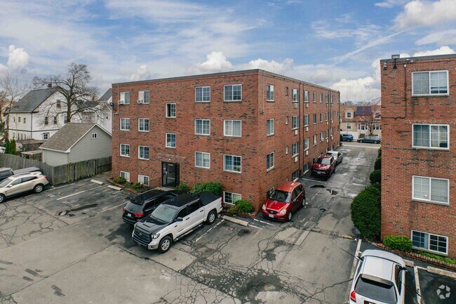 Building Photo - Central Court Condominiums