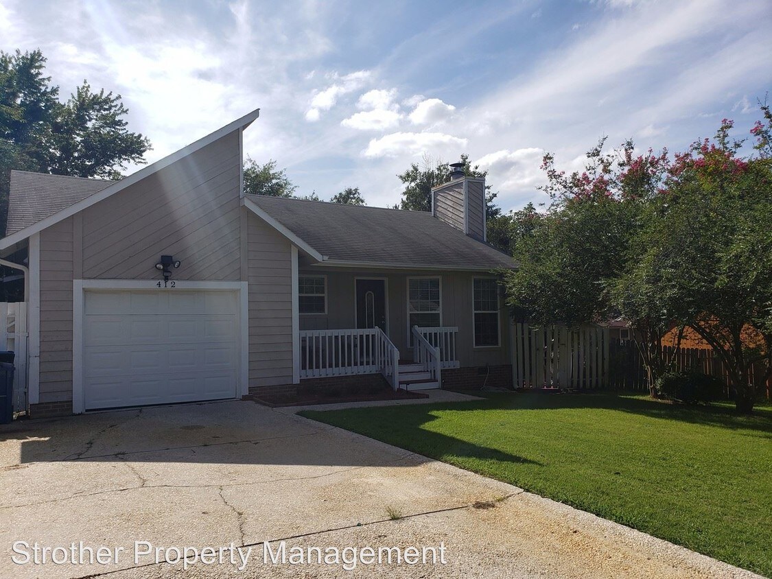 3 br, 2 bath House 412 Mangum Court House Rental in Fayetteville