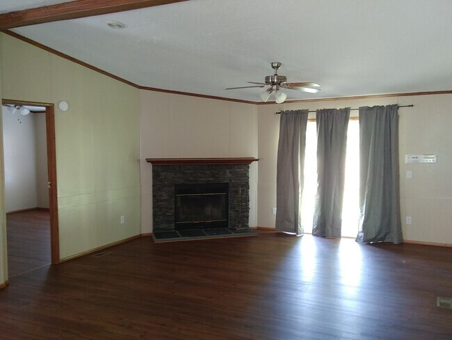 Building Photo - 250 Perkins Loop