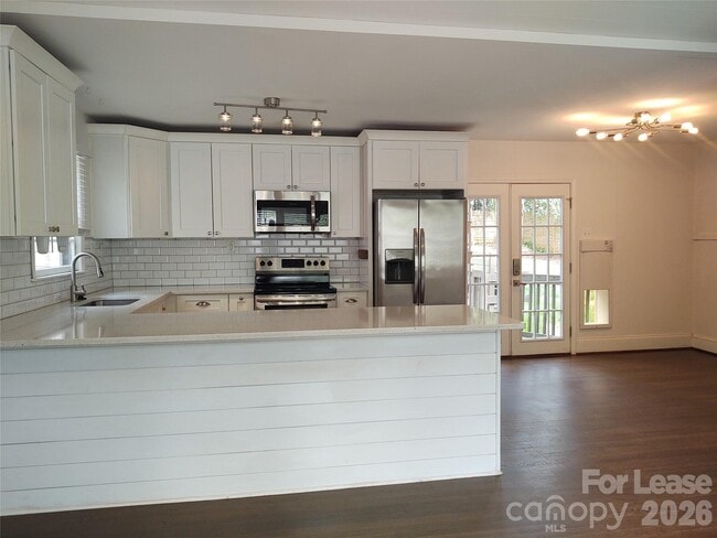 Building Photo - 5121 Kistler Ave