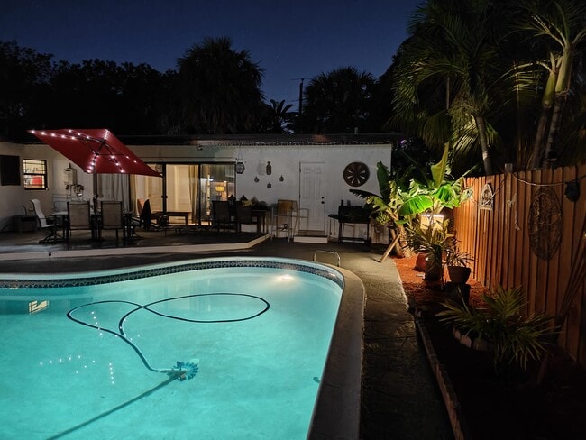 Photo - 2835 Dewey St House