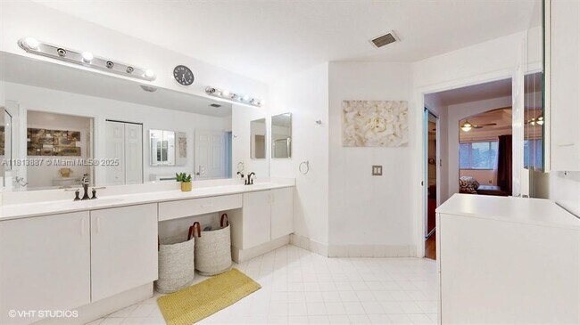 Foto del edificio - 6861 NW 107th Ct