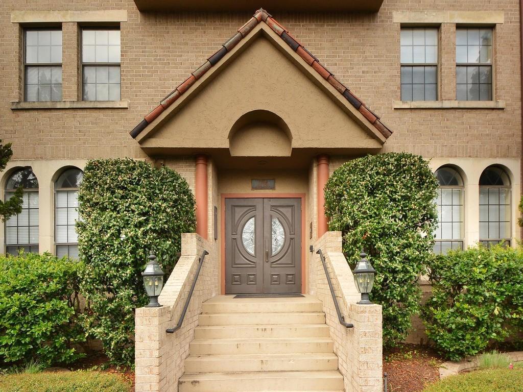 Foto principal - 1704 West Ave