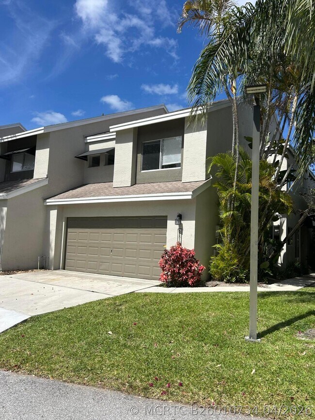 Foto del edificio - 6751 Boca Pines Trail