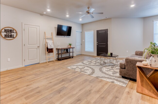 Foto del edificio - 402 Lincoln Ln