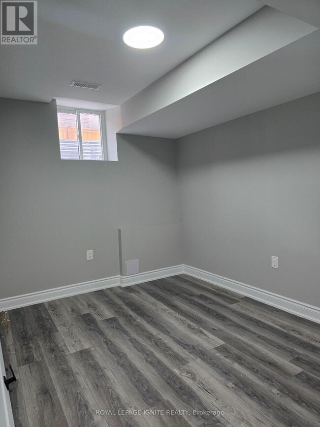 Building Photo - 30 Duxbury Rd