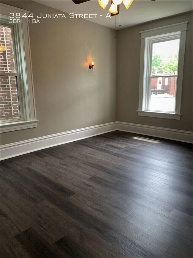 Building Photo - Luxury in Tower Grove