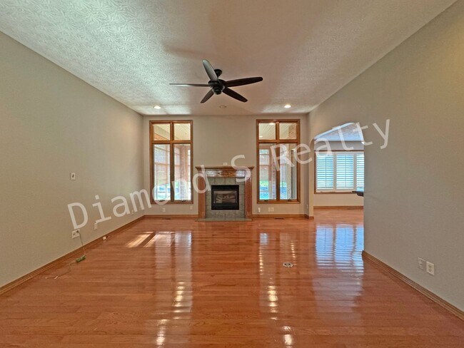 Foto del edificio - Gorgeous Custom All Brick Home in Fox Grap...