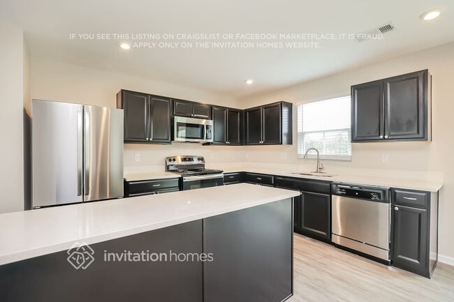Foto del edificio - 2417 Solomon Ln