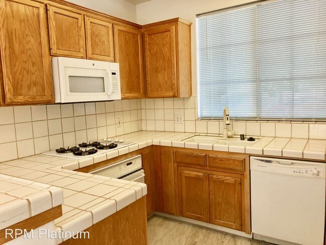 Foto del edificio - 3 br, 2 bath House - 7108 N. Gregory Avenue