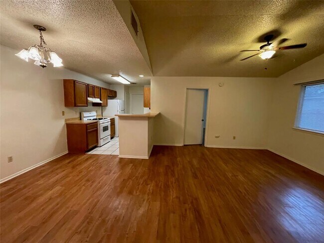 Foto del edificio - 8005 West Gate Blvd