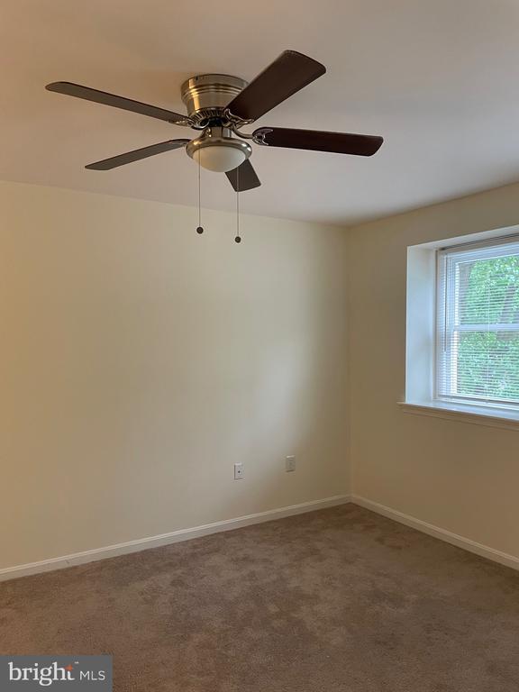 Building Photo - 6911 Deer Run Dr