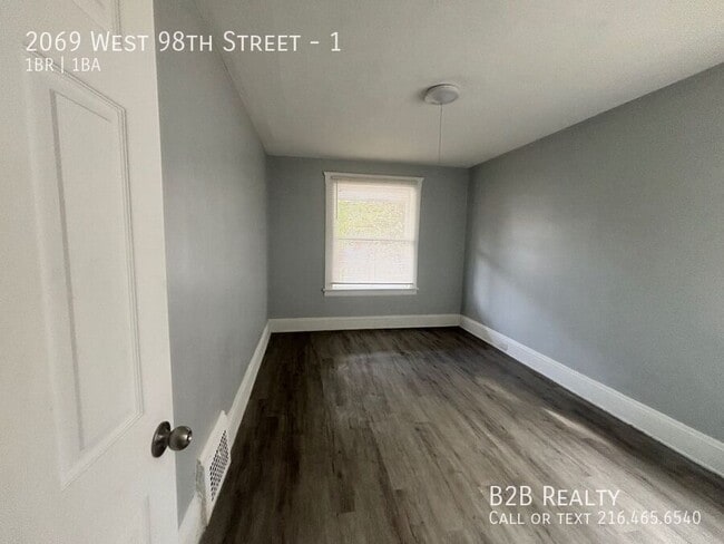 Foto del edificio - 2069 W 98th St