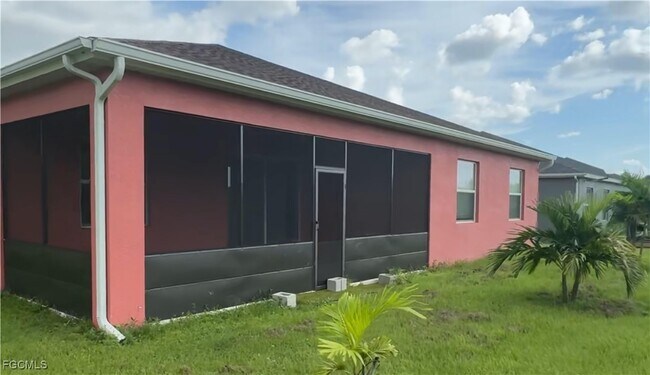 Foto del edificio - 1473 Bush St W