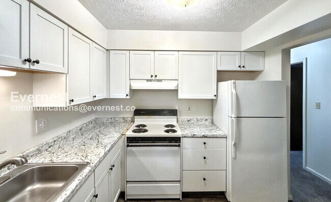 Foto del edificio - 5245 Portland St