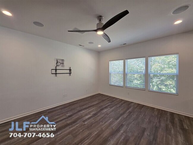 Building Photo - Beautiful 3 Bed/2.5 Bath Home in Landis, NC!