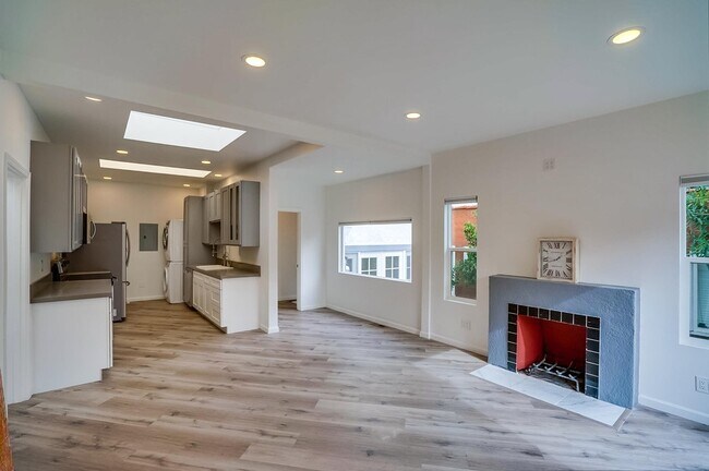 Building Photo - 8823 Betty Way