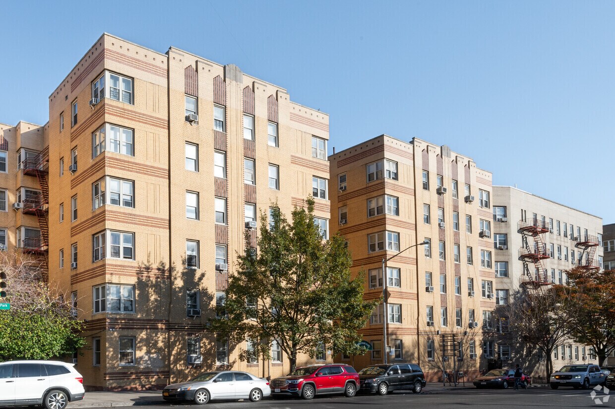 Fotografía del edificio - 2166 Bronx Park E