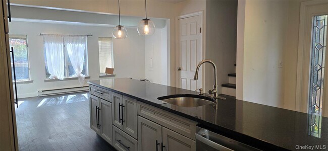 Building Photo - 12 Zematt Ct