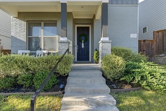 Building Photo - 14404 Balmoral Pl