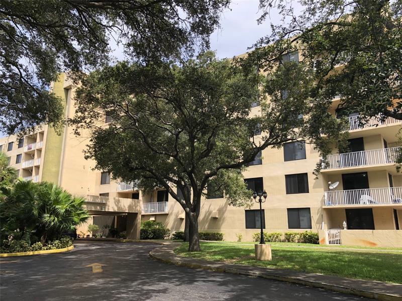 901 Hillcrest Dr Unit 510, Hollywood, FL 33021 Condo for Rent in