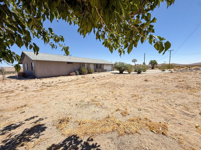 Building Photo - 75136 Cottonwood Dr