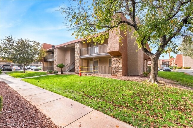 Building Photo - 5121 River Glen Dr