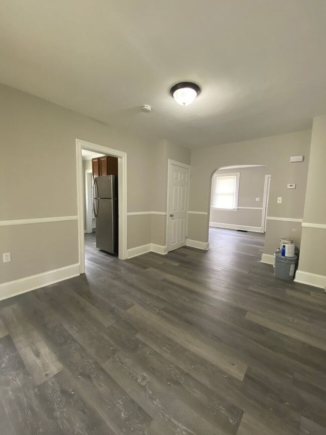 Building Photo - 3 Bedroom, 1 Bathroom Single Family Home i...