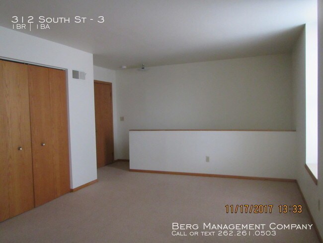Building Photo - One Bedroom - One Bath Townhouse Style