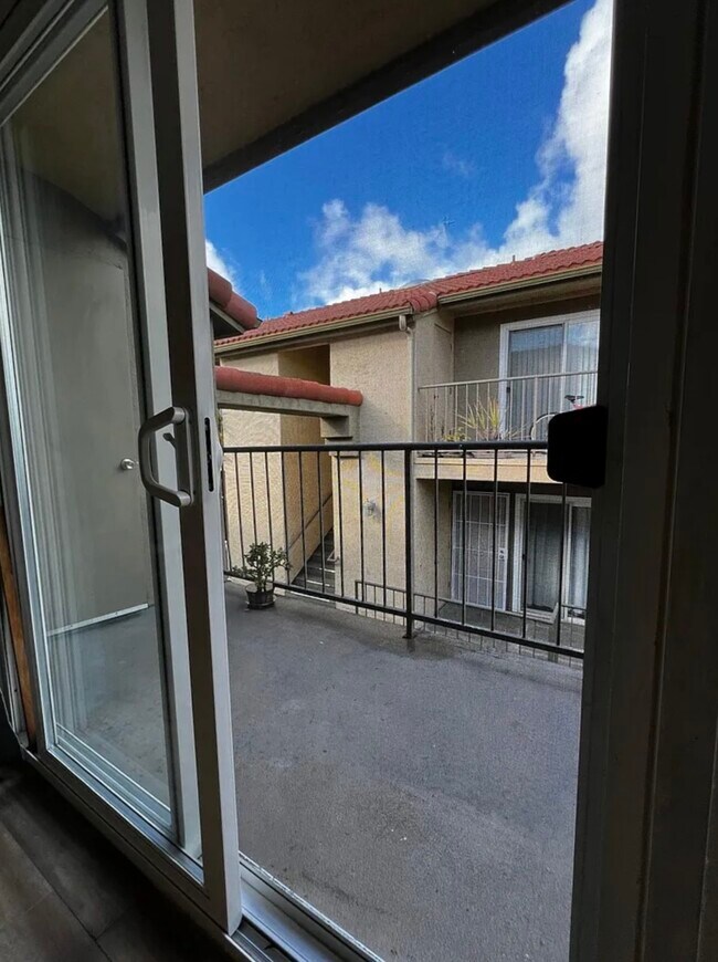 Foto del edificio - 4222 Menlo Ave