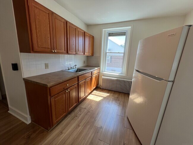 Foto del edificio - 663 Naugatuck Ave