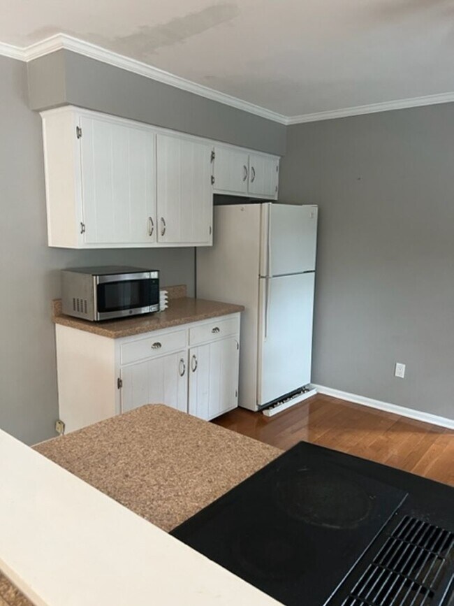 Building Photo - In-Town Lewes Single Family Home!