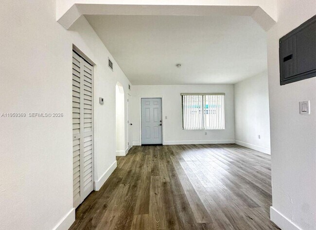 Foto del edificio - 1894 NW 53rd St