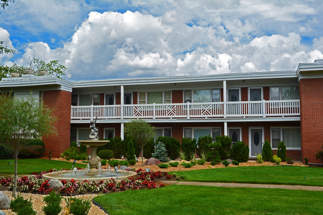 Foto del edificio - Brook Forest Apartments