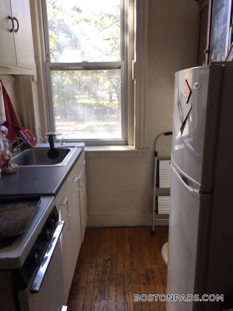 Primary Photo - 211 Park Dr