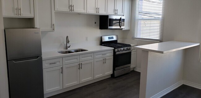 Foto del edificio - 1216 W Court St