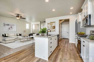 Building Photo - 3077 N Chianti Ave