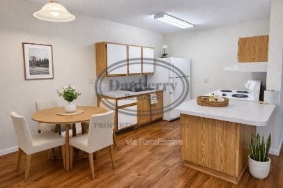 Foto del edificio - 1728 W Market St