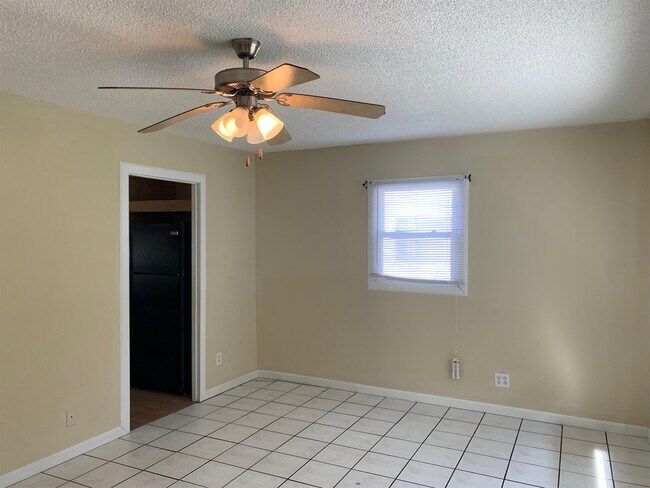 Building Photo - 228 Arcadia Dr