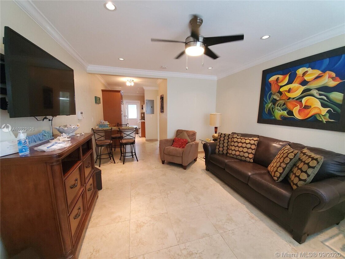 8035 Byron Ave Unit 3, Miami Beach, FL 33141 Condo for Rent in Miami Beach, FL